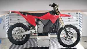 DUAL-SPORT RIDING IN SPAIN ON THE STARK VARG EX: VIDEO