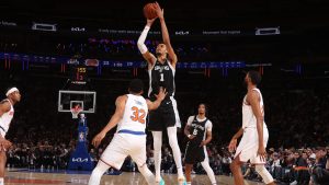 Victor Wembanyama Leaves NBA Fans in Awe as Bridges, Knicks Beat Spurs on Christmas