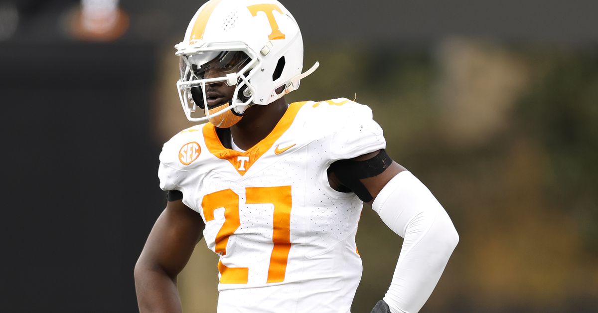 2025 NFL Mock Draft: Atlanta Falcons pick edge rusher