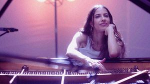 Debi Nova Addresses ‘Very Traumatic Moment’ on New Album, ‘Todo Puede Convertirse en Canción’
