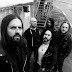 SINSAENUM lanza su tercer sencillo “OBSOLETE AND BROKEN” – un paso monumental en una nueva dirección audaz
