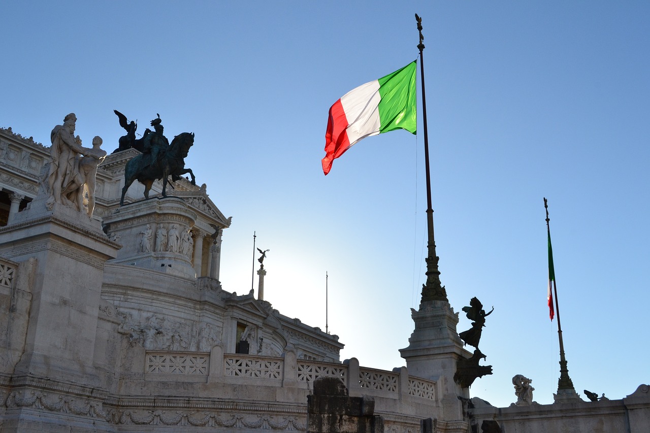 Italy extends online gambling licence approval process to November