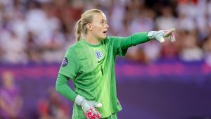 ‘Things like that just give me goosebumps!’ Lionesses goalkeeper Hannah Hampton applauded by former England star for filling Mary Earps vacancy