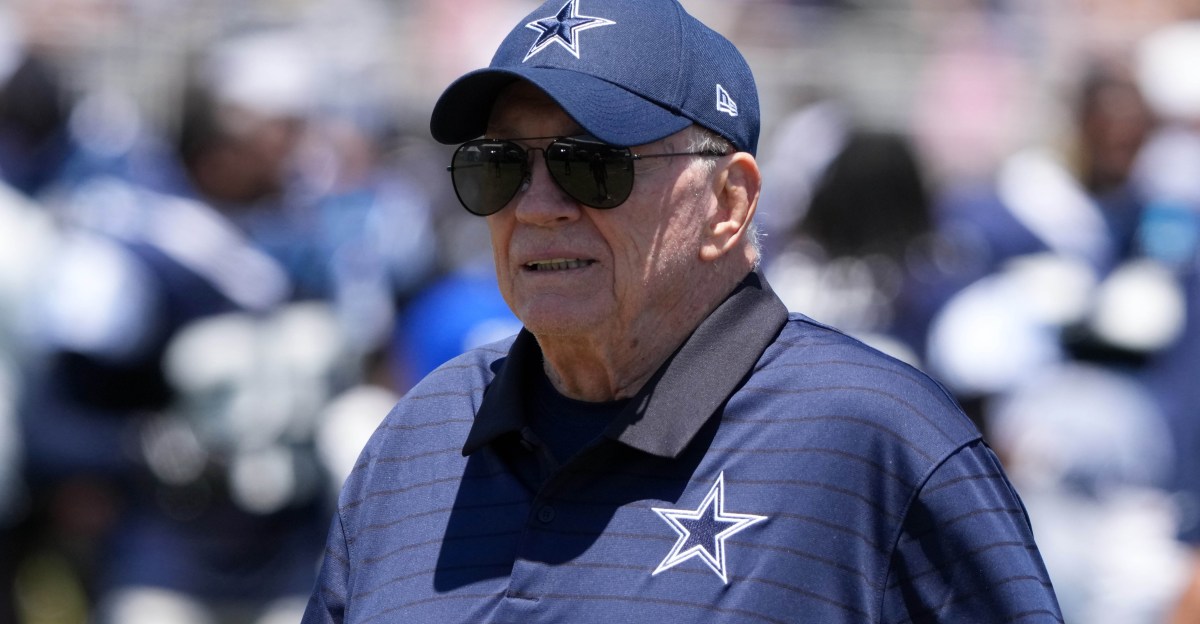 Jerry Jones isn’t confident Micah Parsons will play against the Eagles Week 1