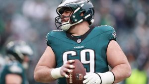 Landon Dickerson update: Eagles guard reportedly dealing with meniscus injury