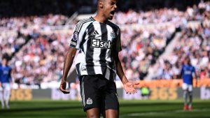 Alexander Isak moves step closer to Liverpool as personal decision sends strong message to Newcastle hierarchy: report