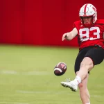Aussie Freshman Punter Archie Wilson cries during press conference because he misses his family (WATCH)