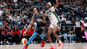 Storm hold on to beat Dream in Vancouver visit
