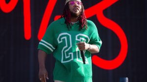 Leon Thomas’ ‘Mutt’ Tops Hot R&B/Hip-Hop Songs Chart: ‘That’s Bucket List Right There’