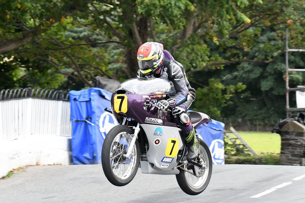 Hot pace set in first Classic TT qualifying session.