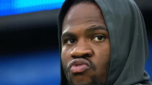 Micah Parsons sends loud message to Jerry Jones after being caught sleeping on Cowboys sideline during Falcons game