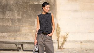 How to Style Gray Jeans From Summer to Fall Like the Fashion Pros