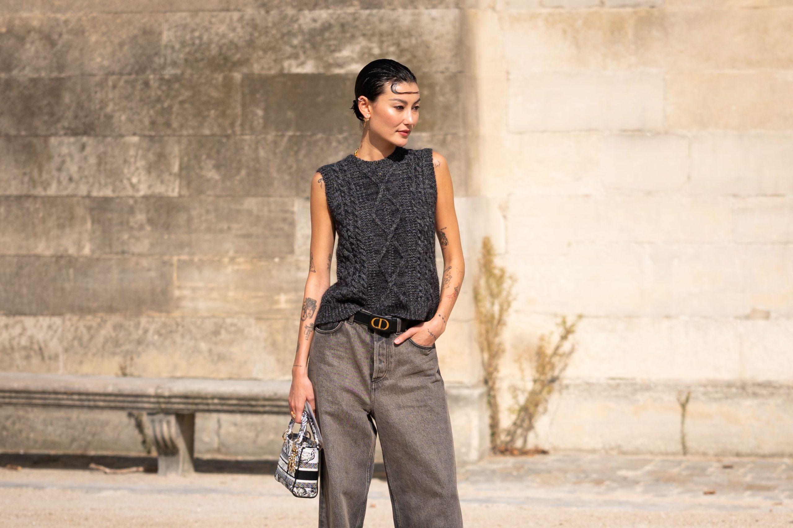How to Style Gray Jeans From Summer to Fall Like the Fashion Pros