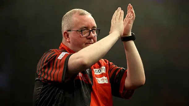 Brilliant Bunting bounces back to claim 5th triumph of 2025