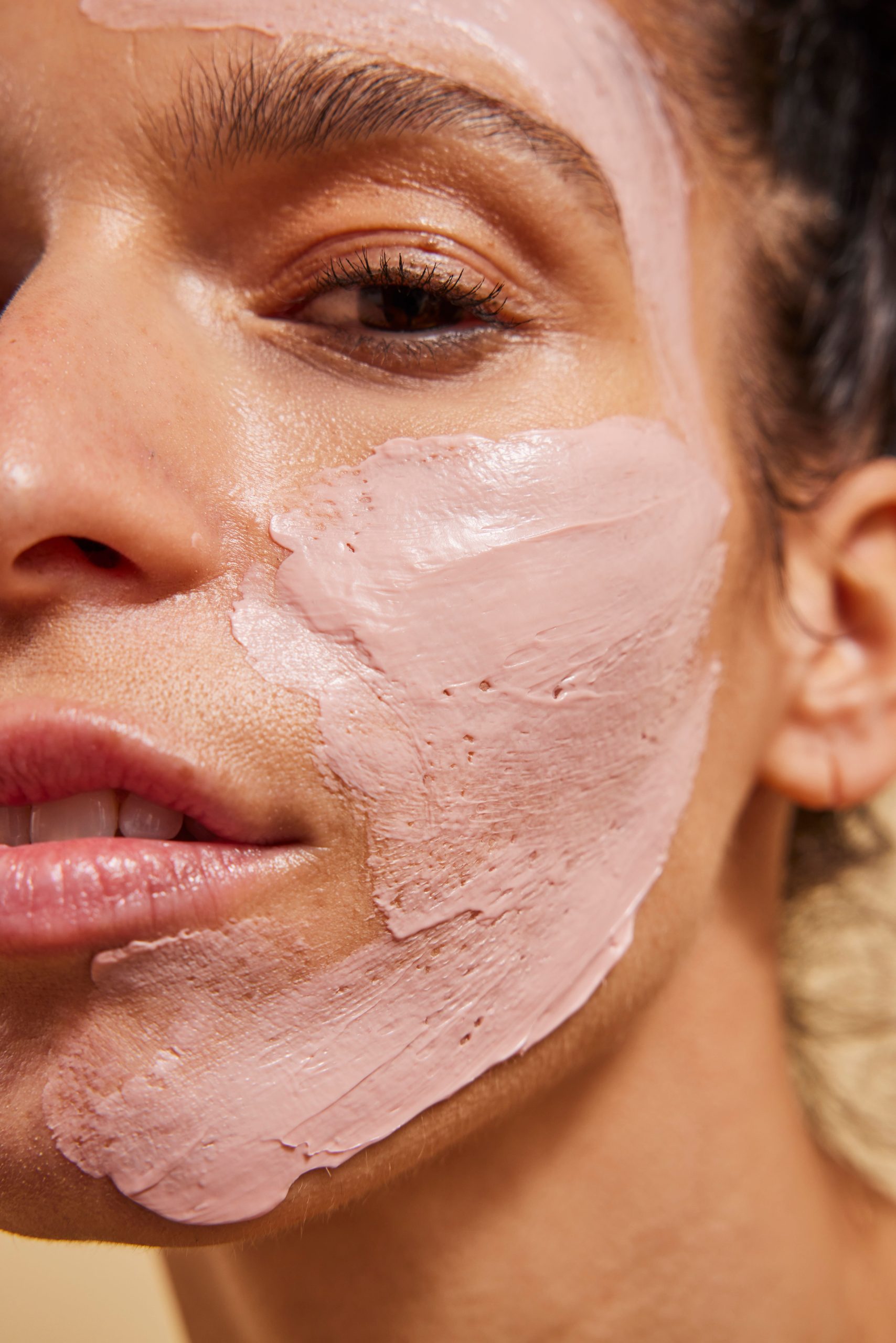 11 Best Face Masks for Clogged Pores for Soft, Smooth Skin