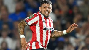 Championship Player of the Year available on loan deal with buy obligation amid Leeds United and PSV links