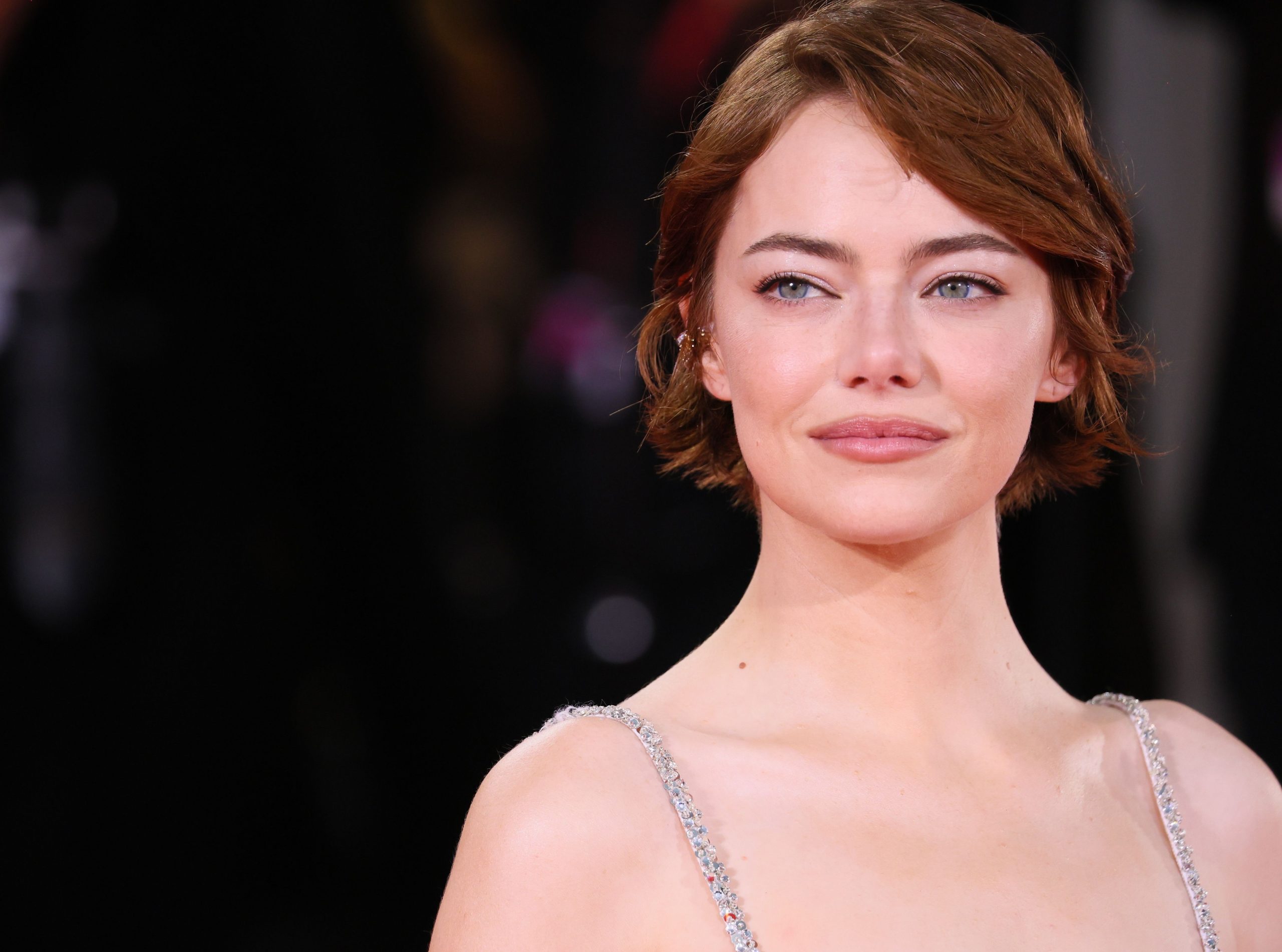 Emma Stone’s New ‘Spiced Sienna’ Hair Is the Perfect Copper Shade For PSL Season