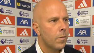 Arne Slot goes full Frank Lampard after making Jamie Carragher joke