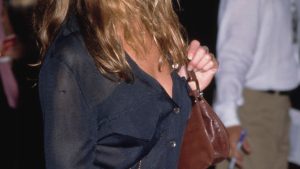 If You Wear Converse Sneakers This Fall, Pair Them With Cigarette Jeans Like ’90s Icons