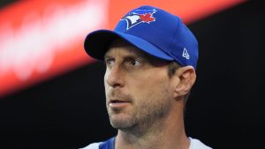 Blue Jays Trim Magic Number to Clinch AL East by Two Entering September
