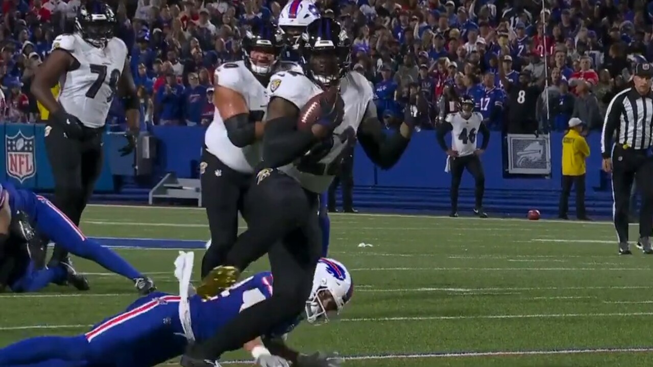 Ravens’ Henry rumbles his way through Bills’ defence for 30-yd TD