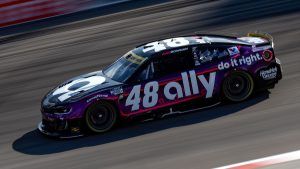 Hendrick swaps pit crew members between Alex Bowman and Carson Hocevar