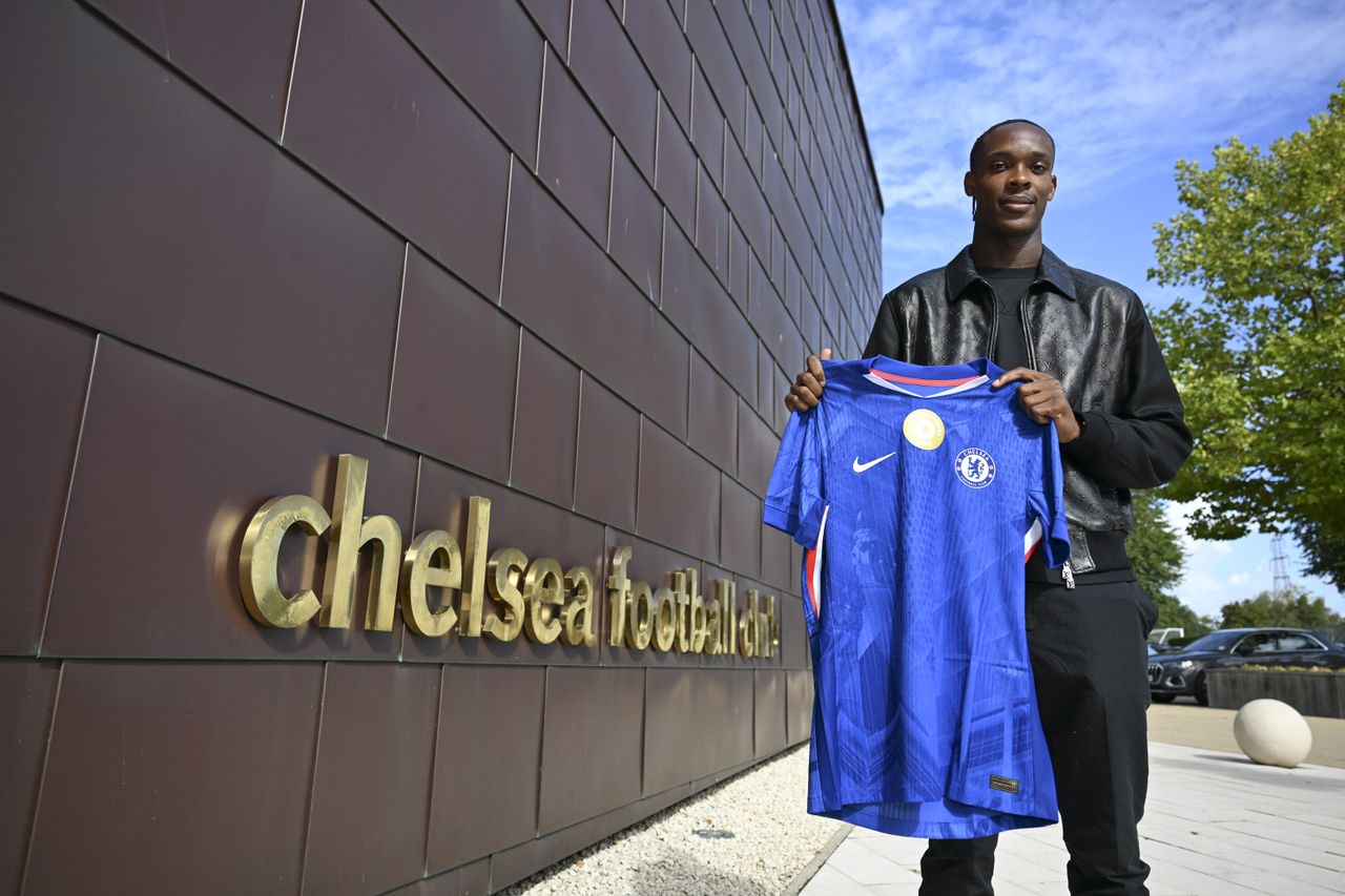 ‘Do not deserve this’ Manager hits out at fans as new Chelsea signing targeted from stands