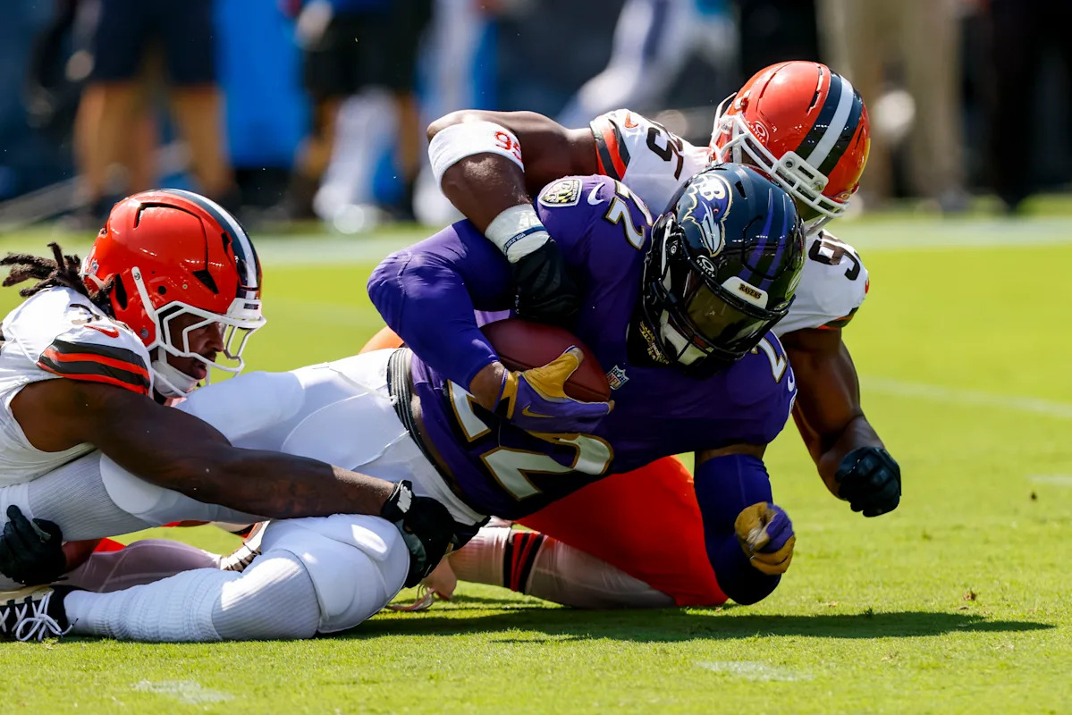 Most common players on eliminated teams from Week 2 in Yahoo Fantasy guillotine-style leagues — plus FAB waiver wire advice