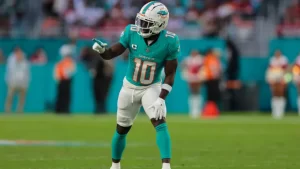 Tyreek Hill landing spots: Chiefs, Steelers among best fits for Dolphins WR if traded