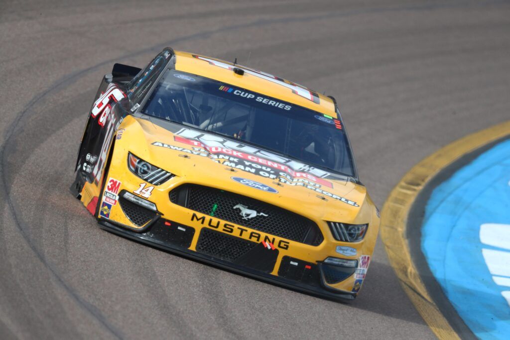 The Forgotten NASCAR Controversy That Shattered Clint Bowyer’s 2010 Title Run