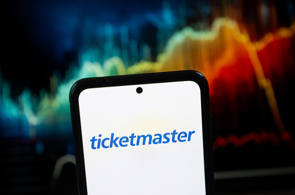 Executive Turntable: Ticketmaster Promotes Andrew Parsons, Plus Outback Hires Jackie Naparlo