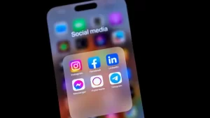 Retailers sharply increase spending on social media in 2025, study says