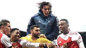 Newcastle 1-2 Arsenal: Gunners take late, but deserved, three points