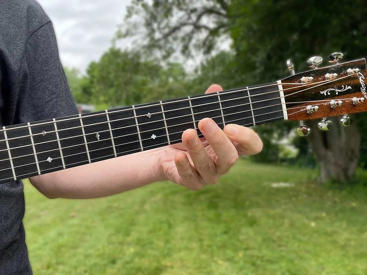 How to Create a Solo Using Scale Notes and Chord Shapes 