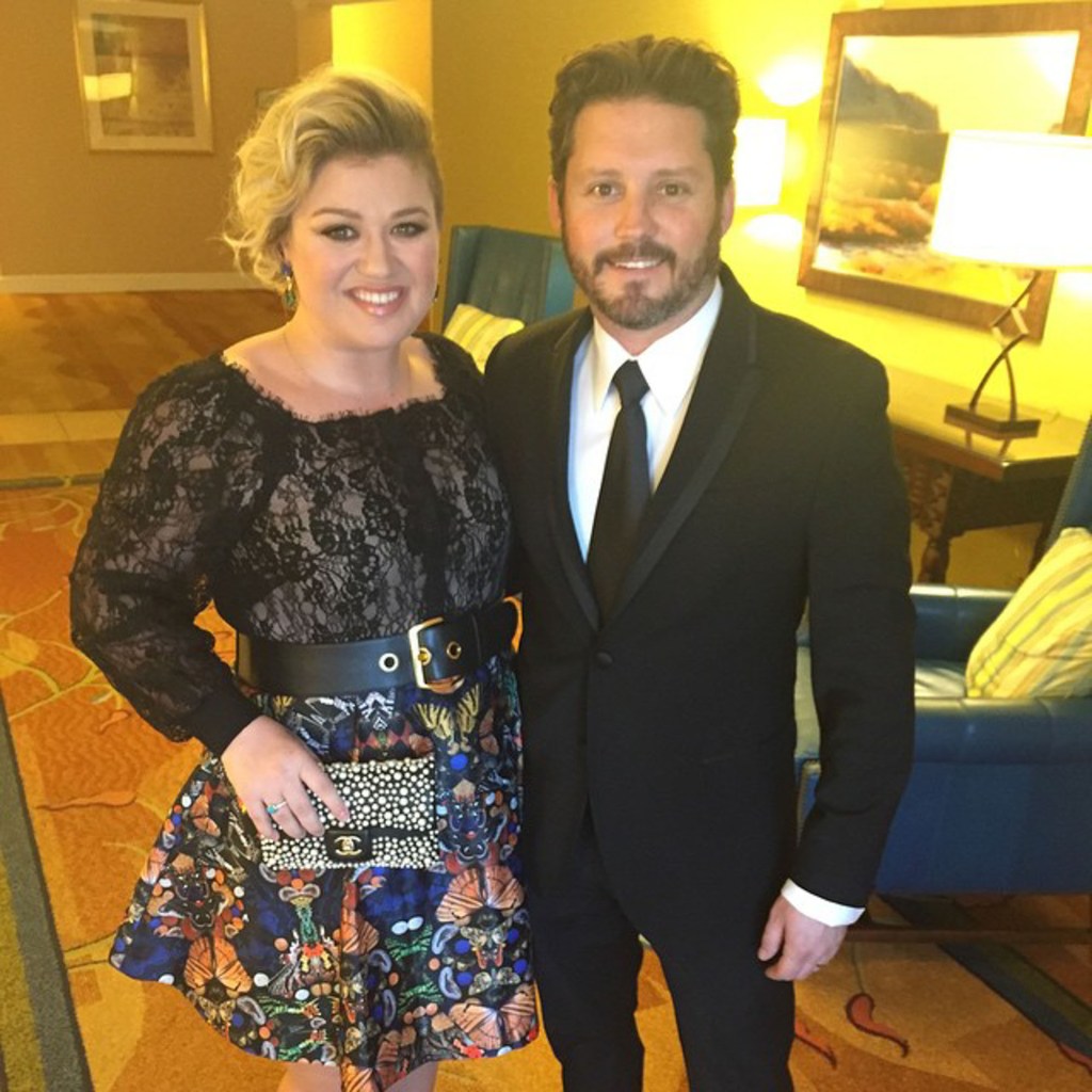 Lionel Richie performs grief exorcism on Kelly Clarkson after ex Brandon Blackstock’s death: ‘I can save you’