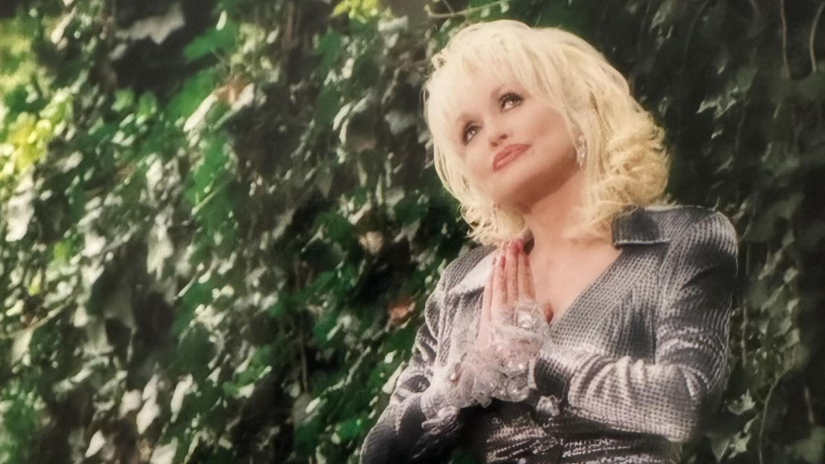 Dolly’s Sister Freida Parton Solicits Prayer for Her Sister’s ‘Health Challenges’