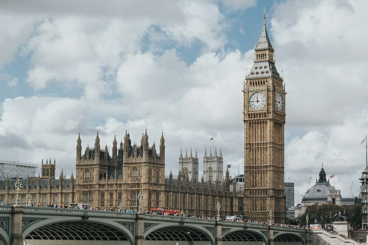 UKGC Introduces New Deposit Limits to Support Responsible Gambling
