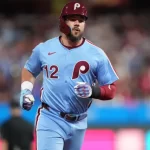 Dodgers honor Phillies’ Kyle Schwarber for his 455-foot home run during the NLDS