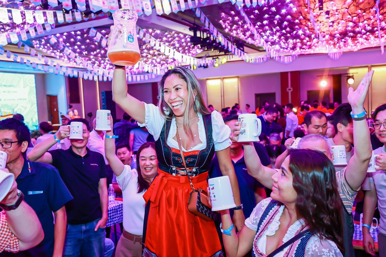 Oktoberfest Spirit Lights Up Guangzhou