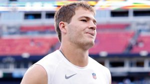 Drake Maye drops ice-cold five-word response after being told he took Tom Brady’s Patriots record