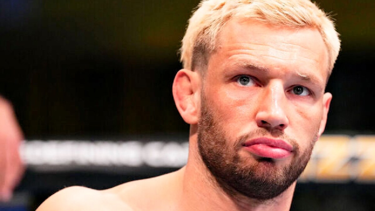 Reinier de Ridder’s coach releases statement after throwing in the towel at UFC Vancouver