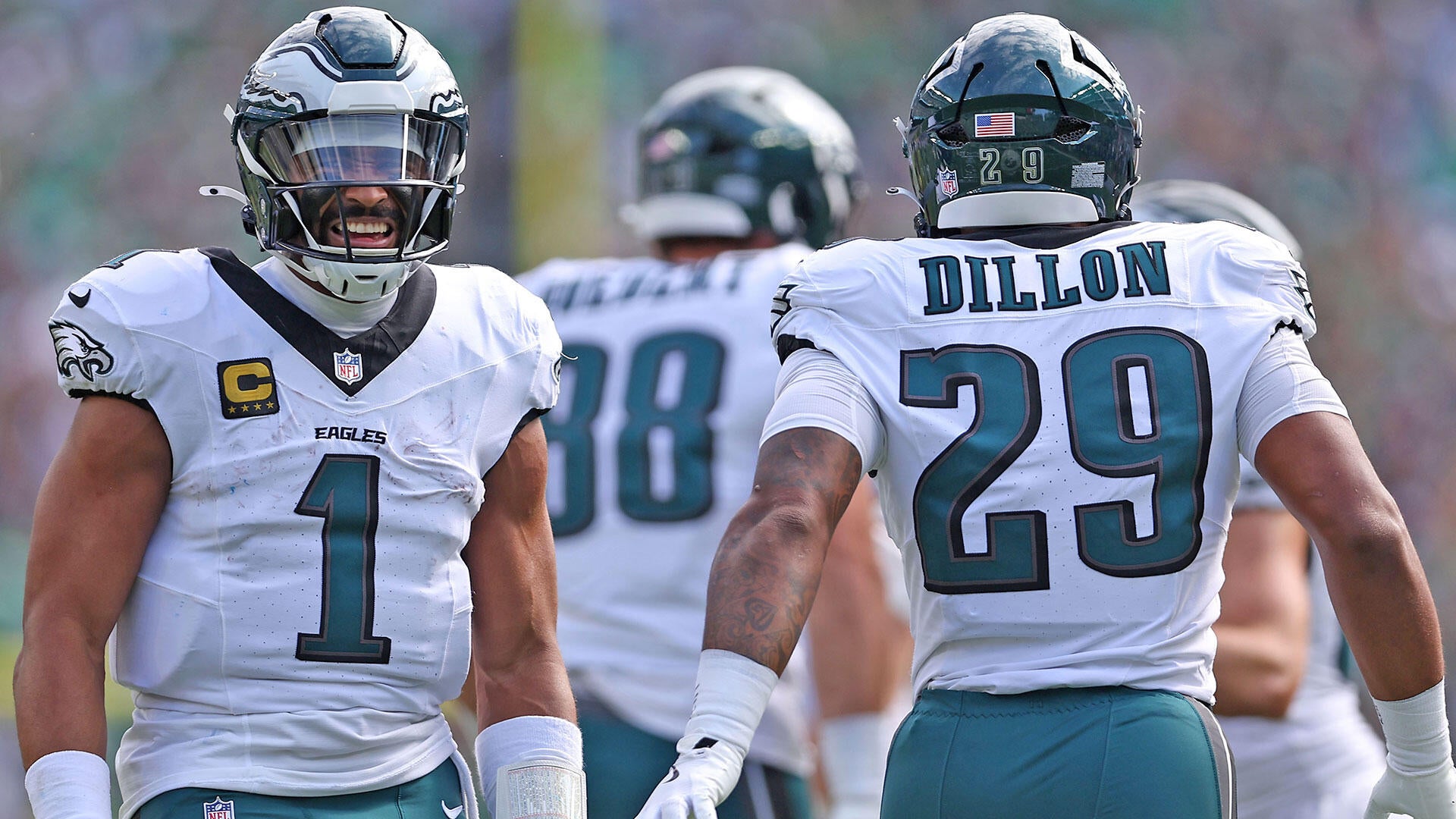2025 Week 8 NFL score predictions, bets, odds, picks today: Expert reveals exact scores for all 13 matchups