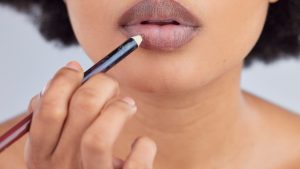 How to Apply Lip Liner Correctly, According to Pro Makeup Artists