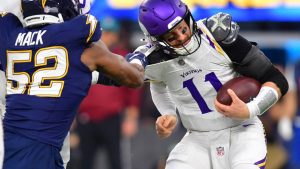 Carson Wentz is the latest former Eagles player to land on injured reserve