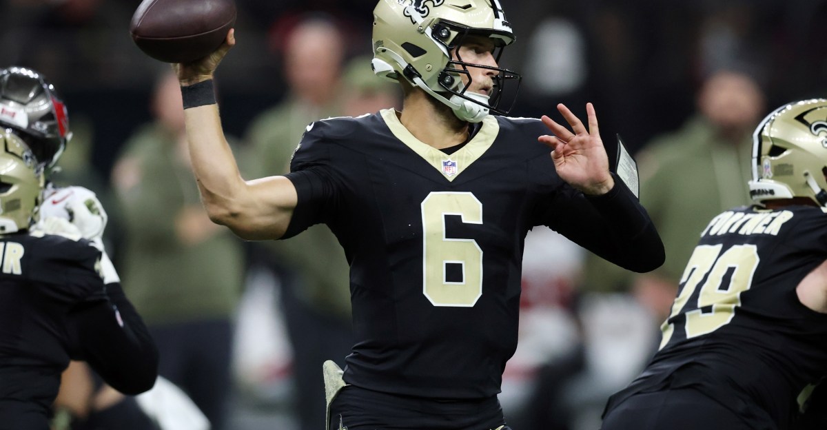 SB Nation Reacts Survey: Who should the Saints start at quarterback this week against the Rams?