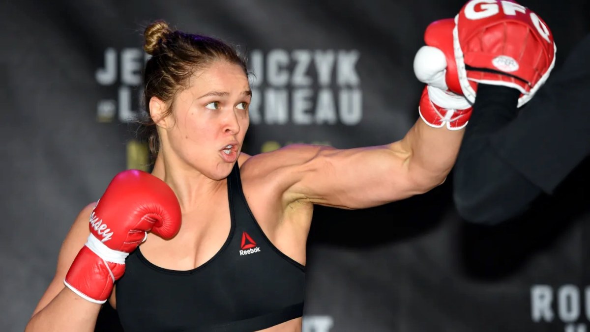 Ronda Rousey’s striking looking sharp in training | Video