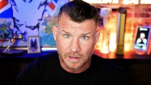 Former UFC champion proposes solution to eye pokes