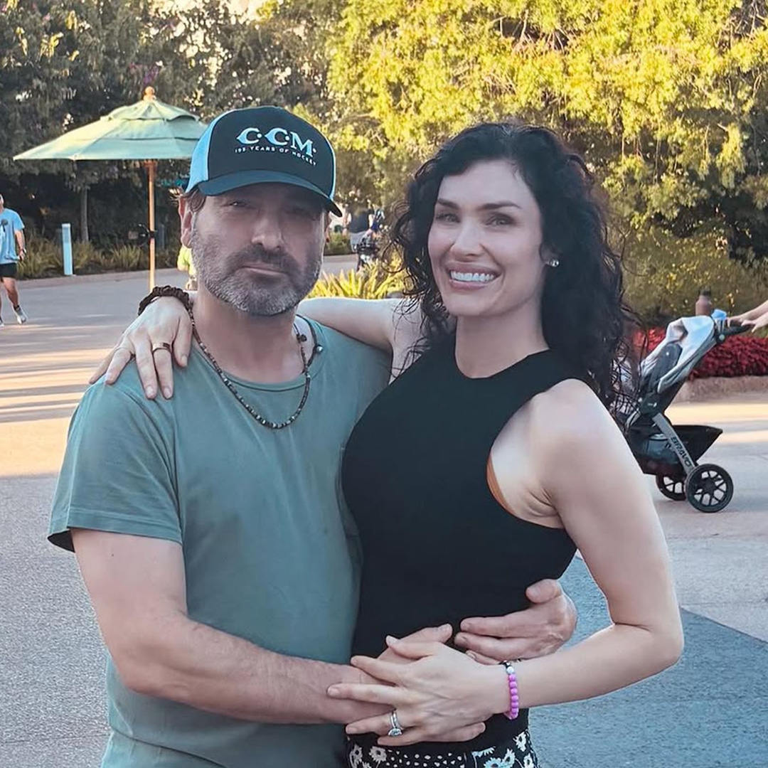 Big Bang Theory’s Johnny Galecki in Rare Photo With Kids, Wife