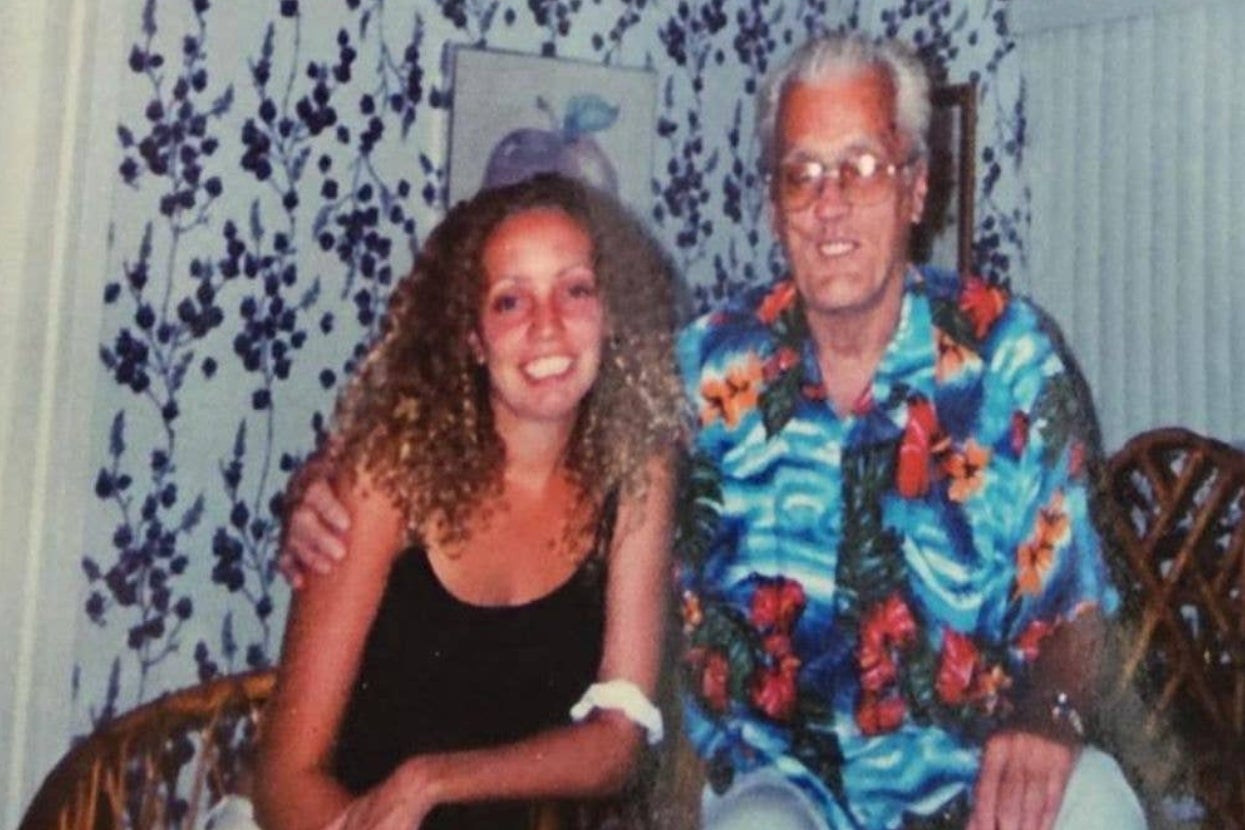 This Woman’s Controversial Obituary For Her Mom Caused Outrage — But I Think We Need More Like It