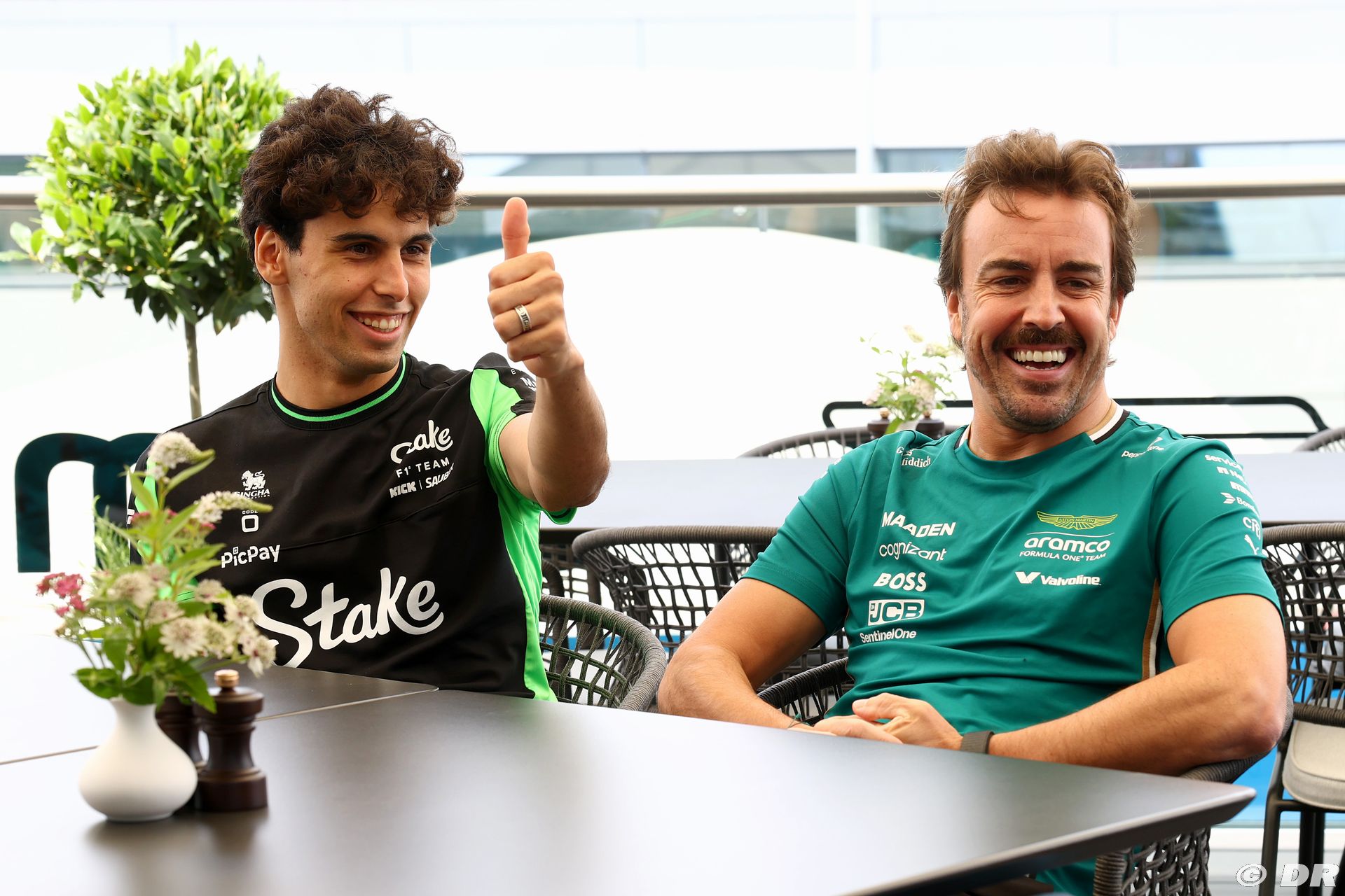 ‘Ne t’attends pas à gagner chaque course’ : la sagesse d’Alonso transmise à Bortoleto